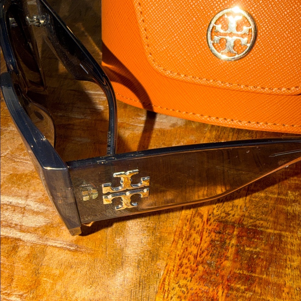 Tory Burch Black Sunglasses with Bold Orange Case - Picture 2 of 3